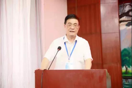 ����ʡ��е����ѧ���е��ҵ�Զ���רҵίԱ���17��ѧ������������ٿ�